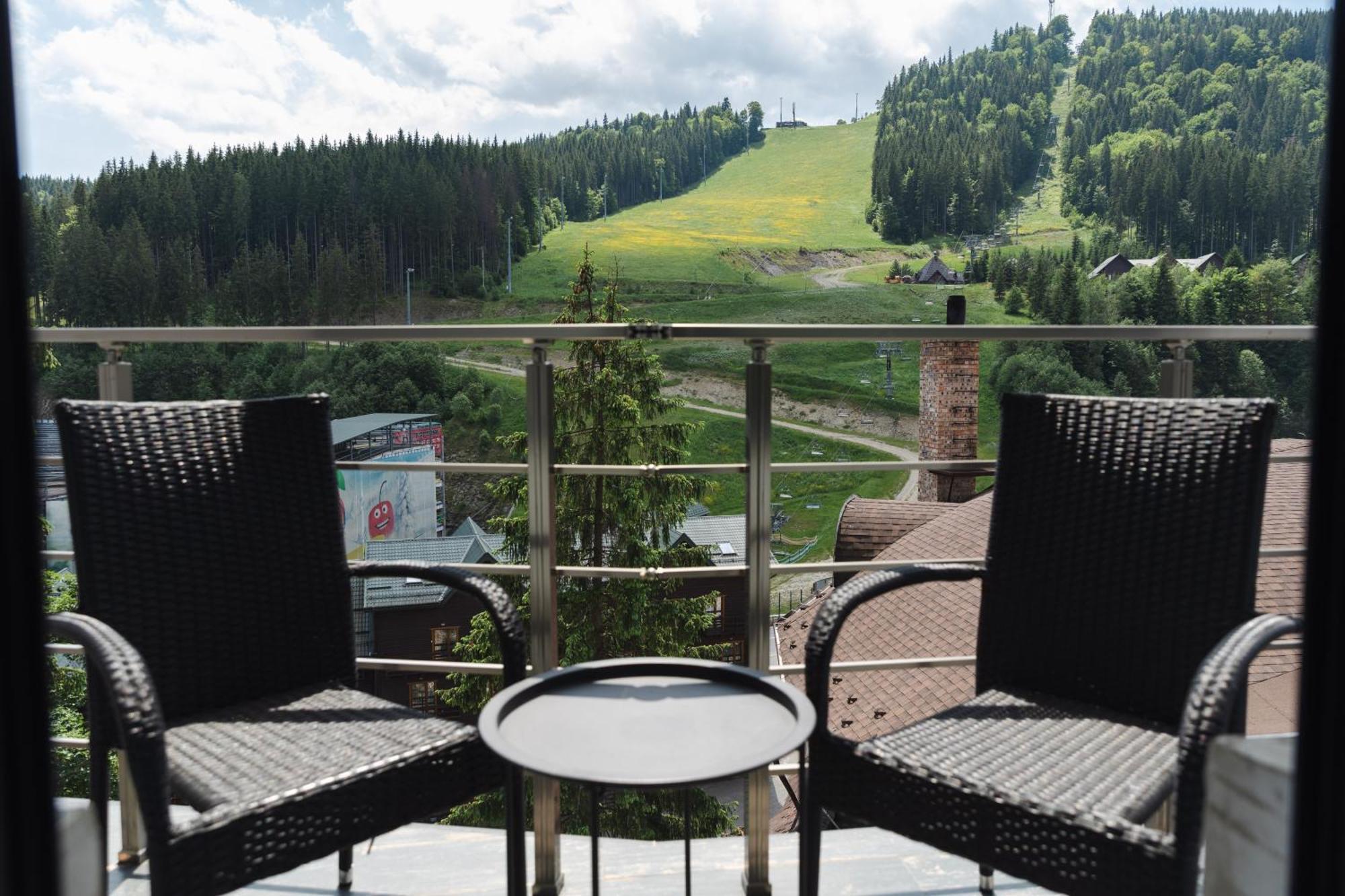 Синя Гора Bukovel Esterno foto